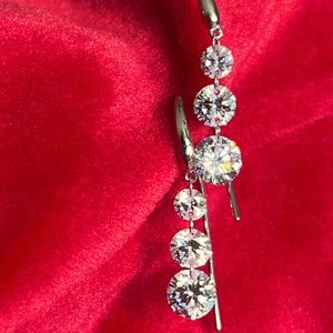 LaFonn beautiful invisible setting dangle earrings w-shepherd hooks